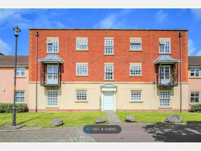 2 Bedroom Flat To Rent In John Repton Gardens, Bristol, BS10
