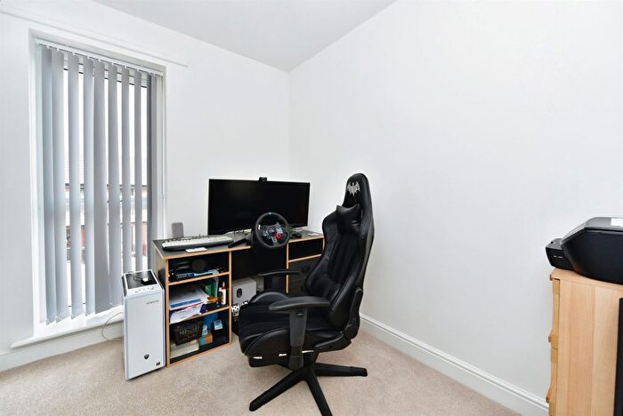 3 Bedroom Semi-Detached House For Sale In Whiteley Field Lane, Sheffield, S6