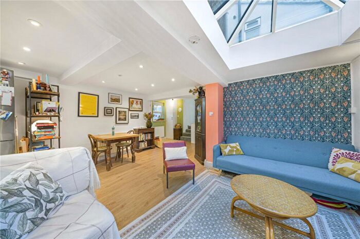 3 Bedroom Apartment For Sale In Shardeloes Road, London, SE14