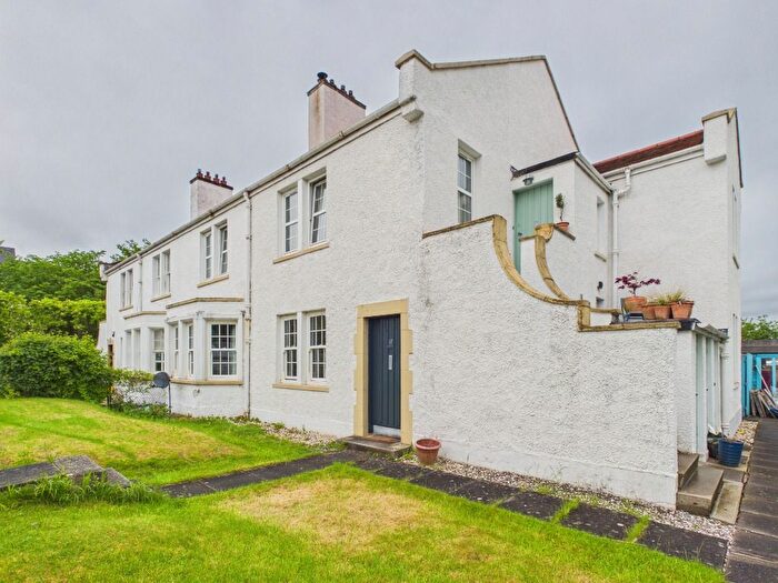 3 Bedroom Flat To Rent In Salvesen Crescent, Granton, Edinburgh, EH4