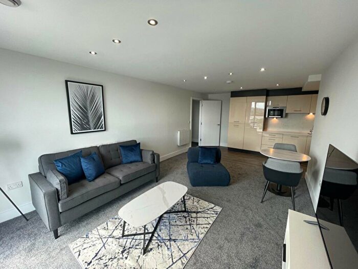 1 Bedroom Flat To Rent In Crown Point Road, Hunslet, Leeds, West Yorkshire, LS10