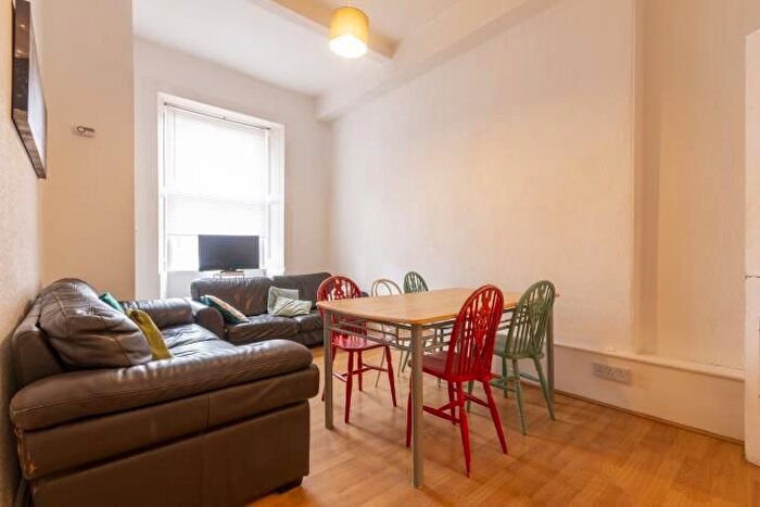 5 Bedroom Flat To Rent In Dalkeith Road, Edinburgh, EH16