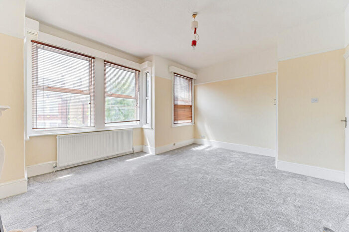 2 Bedroom Flat For Sale In Edith Road, Croydon, London, SE25