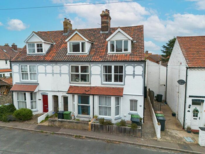 4 Bedroom Semi Detached House For Sale In George Street, Sheringham With No Onward Chain., NR26