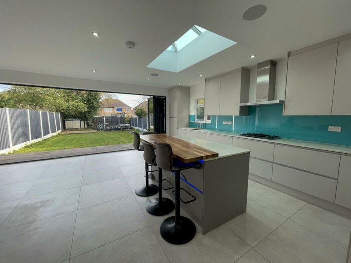 3 Bedroom Terraced House To Rent In Langley - Close To Train Station, SL3