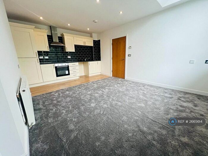 1 Bedroom Flat To Rent In Richardshaw Lane, Pudsey, LS28