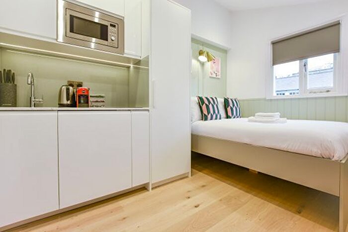 Studio To Rent In Room, Star Street, Paddington, W2