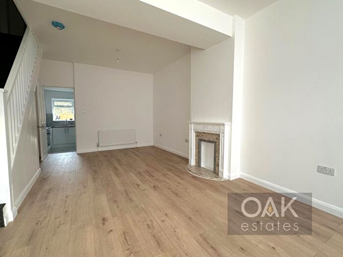 4 Bedroom Terraced House To Rent In King Edwards Road, Enfield, EN3