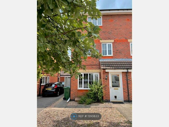 3 Bedroom Semi-Detached House To Rent In Adam Dale, Loughborough, LE11