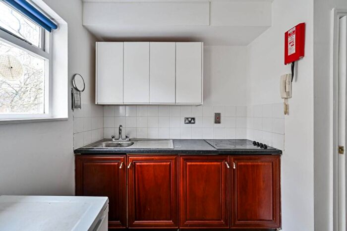 Studio To Rent In Hackney Road, Hackney, London, E2