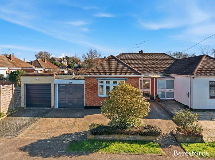 3 Bedroom Bungalow For Sale In Lakeside, Billericay, CM12