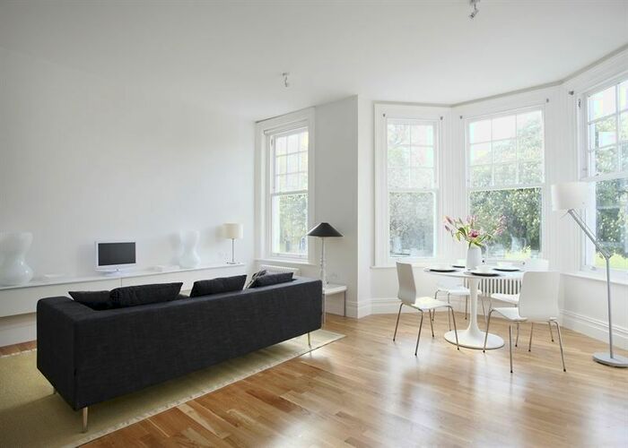 2 Bedroom Flat To Rent In Clapham Common South Side, London, SW4