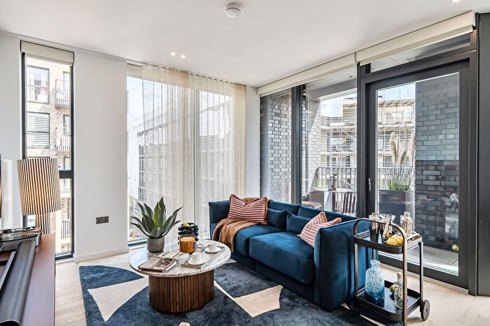 2 Bedroom Flat For Sale In The Brentford Project, Brentford, TW8