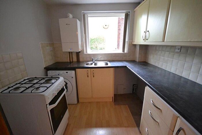 1 Bedroom Flat To Rent In Carlton Court, Stoneygate, Leicester, LE2