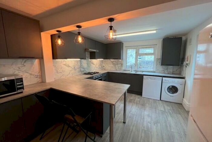 7 Bedroom Terraced House To Rent In Miskin Street Cardiff, CF24