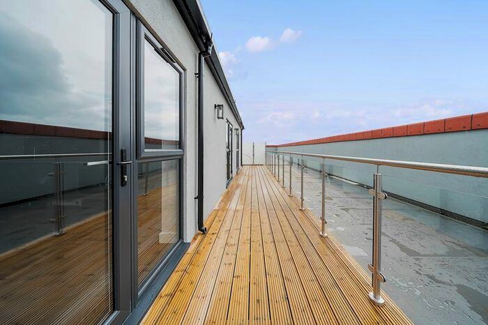 2 Bedroom Apartment To Rent In Oxford Road, Stokenchurch, HP14