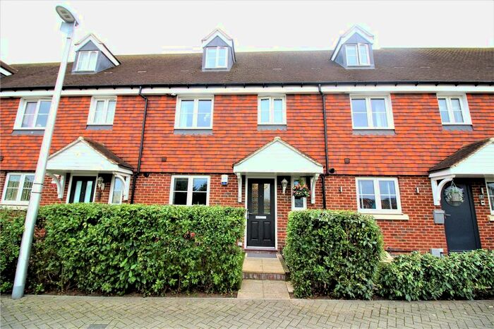 4 Bedroom Terraced House To Rent In Choir Close, Wainscott, Rochester, Kent, ME3