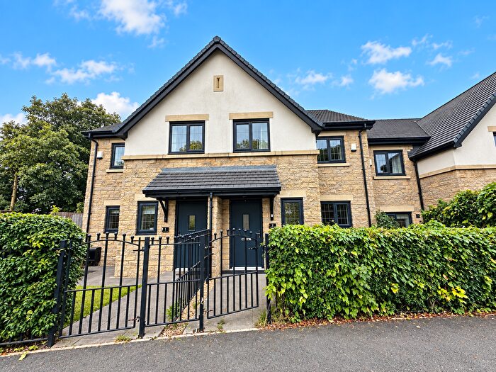 3 Bedroom Mews For Sale In Pennine Mews, Westhoughton, BL5