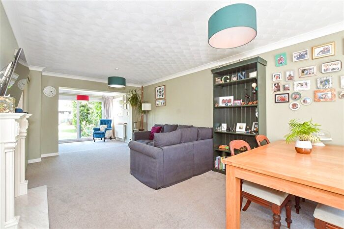 4 Bedroom Detached House For Sale In Poplar Grove, Hayling Island, Hampshire, PO11