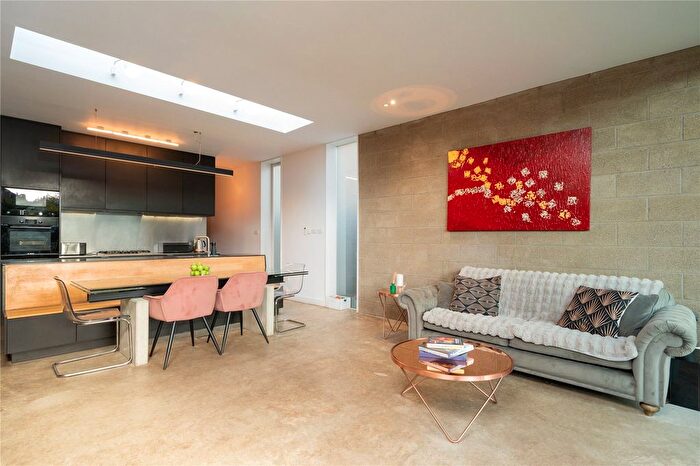 2 Bedroom Flat For Sale In Gap Road, Wimbledon, London, SW19