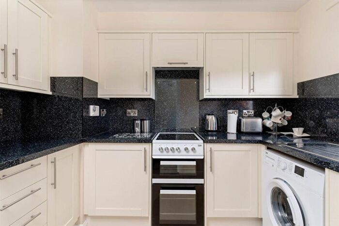 1 Bedroom Flat For Sale In Carlyle Court, Comely Bank Road, Stockbridge, Edinburgh, EH4