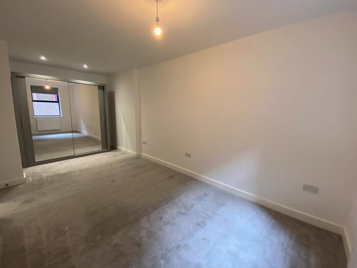 1 Bedroom Flat To Rent In - Homesdale Road, Bromley, Kent, BR2