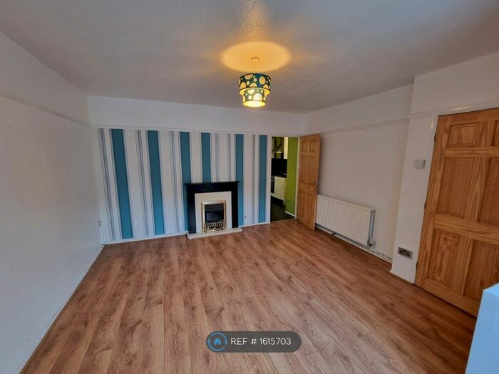 2 Bedroom Semi-Detached House To Rent In Seedley Terrace, Salford, M6