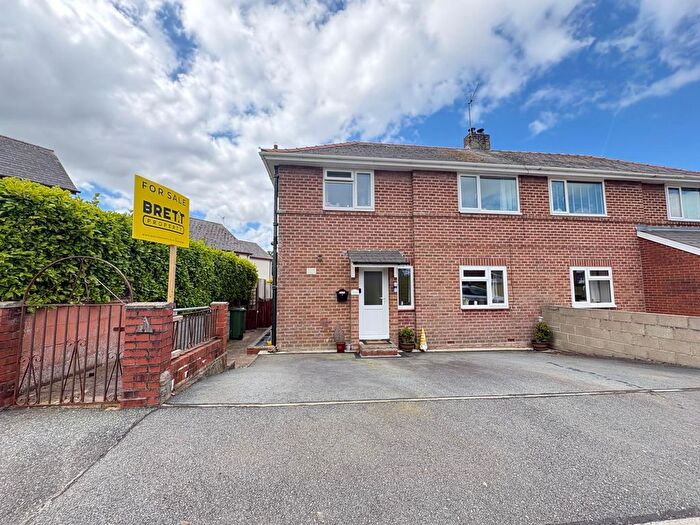 3 Bedroom Semi-Detached House For Sale In Blackbridge Crescent, Milford Haven, SA73