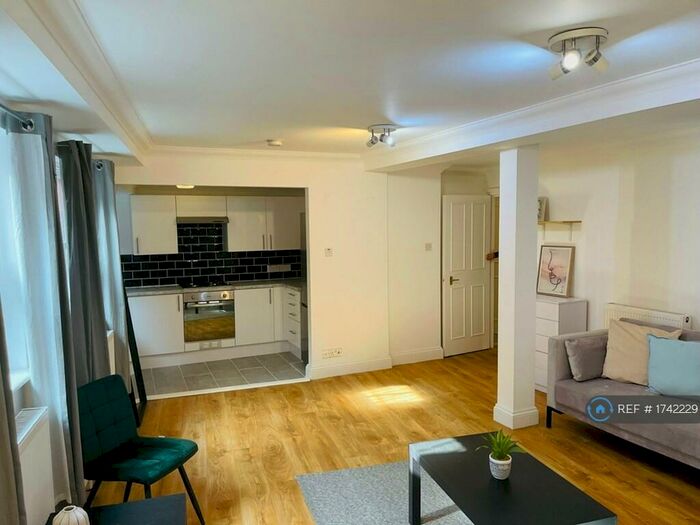 1 Bedroom Flat To Rent In Queens Road, London, SE15