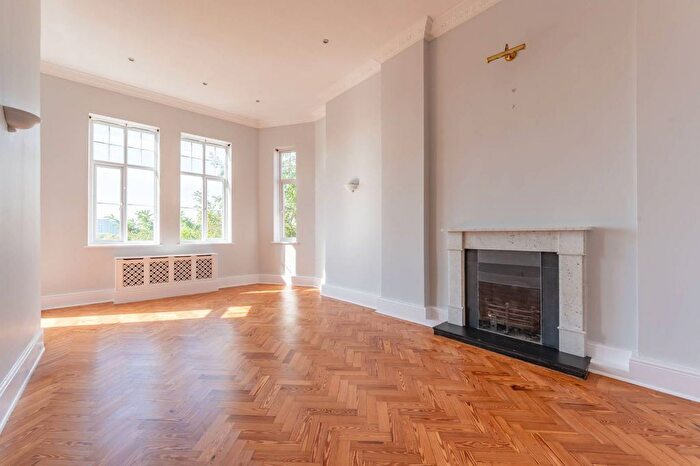 3 Bedroom Flat To Rent In Maida Vale, Maida Vale, London, W9