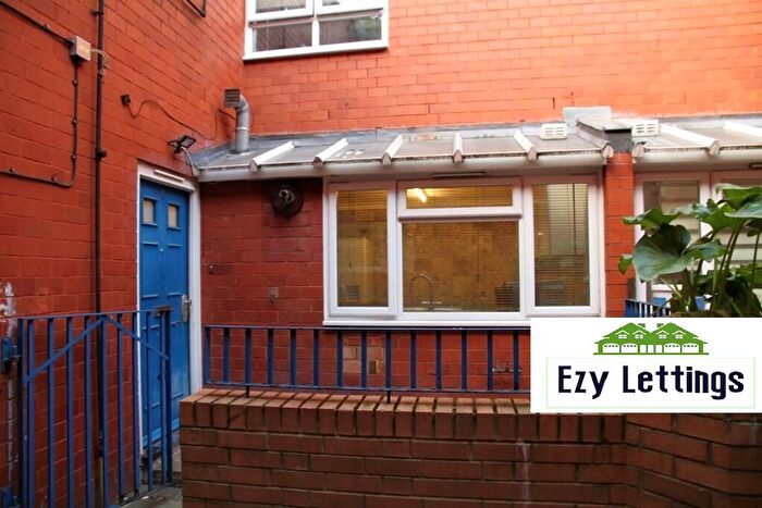 4 Bedroom Maisonette To Rent In East Street, London, SE17