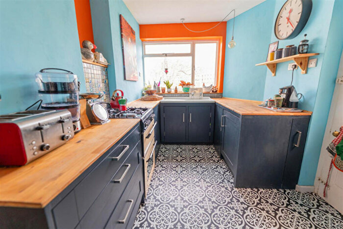 2 Bedroom Semi-Detached Bungalow For Sale In Walton Road, Clacton-On-Sea, CO15