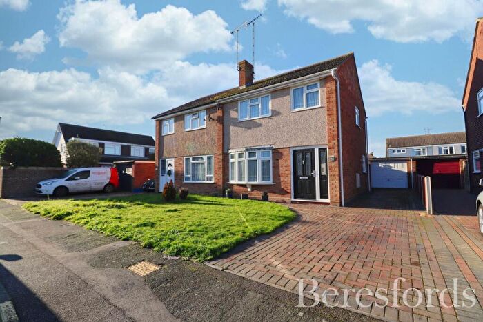 3 Bedroom Semi Detached House For Sale In Rowan Drive, Heybridge, CM9