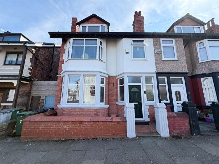 4 Bedroom Semi Detached House To Rent In Cressingham Road, New Brighton, CH45