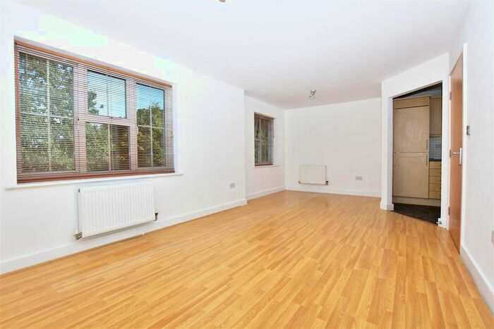 2 Bedroom Flat To Rent In Bryony Drive, Kingsnorth, Ashford, TN23