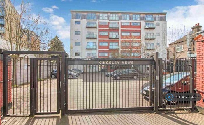 2 Bedroom Flat To Rent In Kingsley Mews, Ilford, IG1