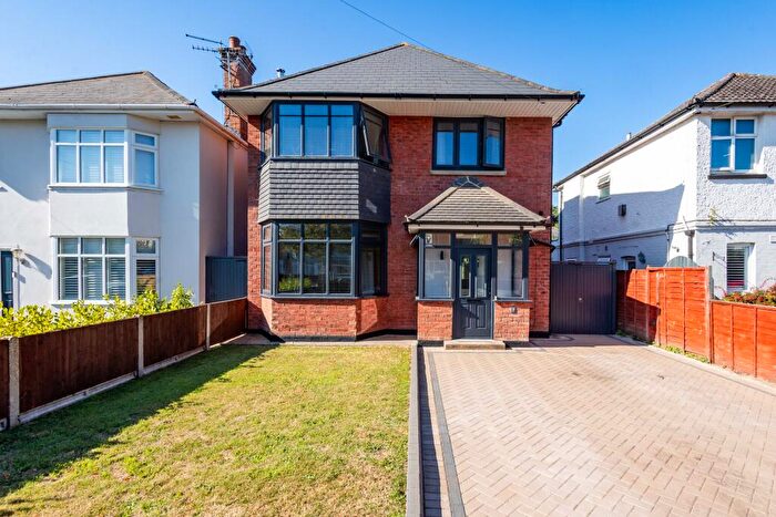 4 Bedroom Detached House For Sale In De Lisle Road, Bournemouth, BH3