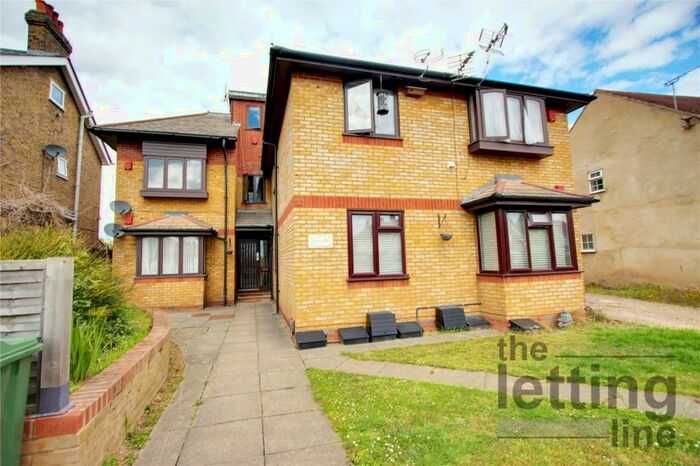 2 Bedroom Apartment To Rent In Barley Court, Bury Green Road, Cheshunt, Waltham Cross, EN7