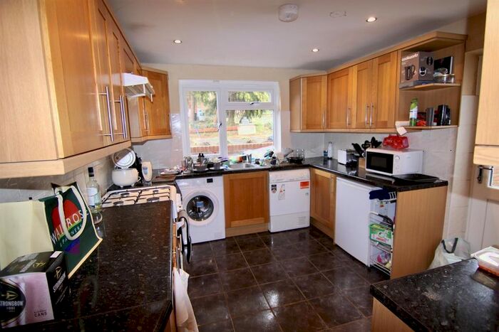 5 Bedroom Semi-Detached House To Rent In Southway, Guildford GU2