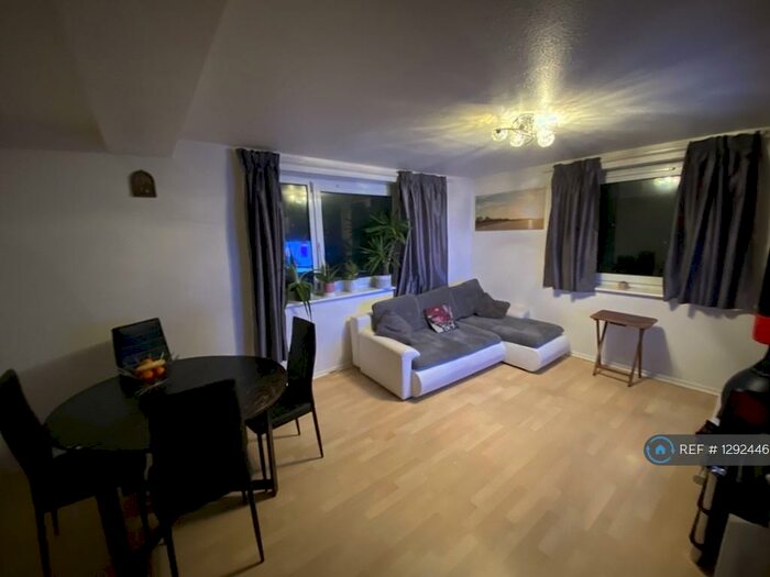 1 Bedroom Flat To Rent In The Peninsula Building, Salford, M7