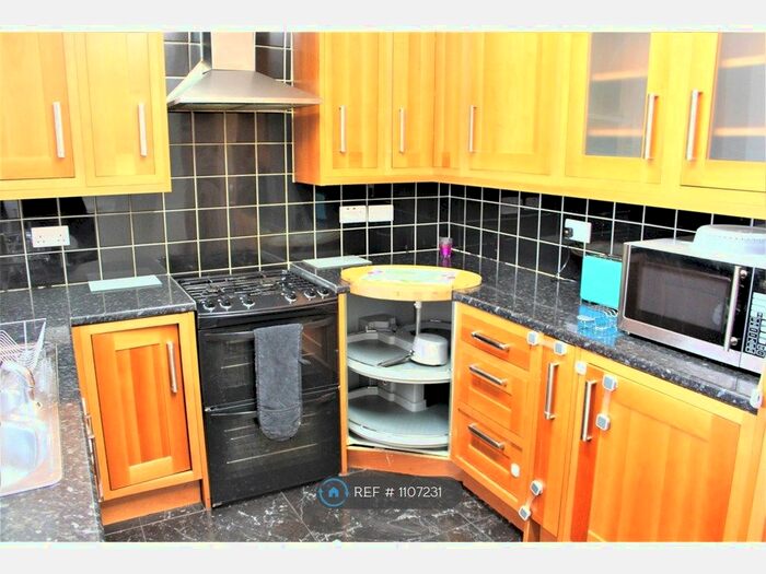 1 Bedroom Property To Rent In Mellow Lane West, Uxbridge, UB10