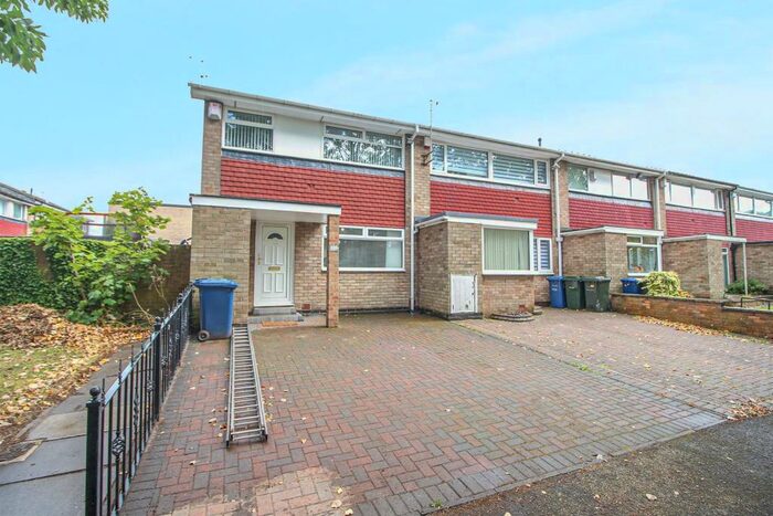 3 Bedroom End Of Terrace House To Rent In Lowbiggin, Newcastle Upon Tyne, NE5