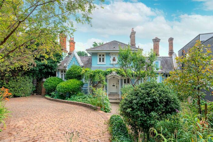 4 Bedroom Detached House To Rent In Wood Lane, London, N6