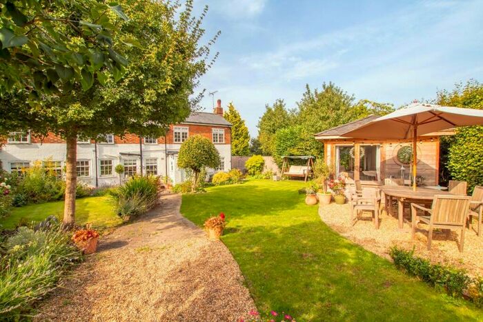 4 Bedroom Semi-Detached House For Sale In Fox Road, Wigginton, Tring, HP23