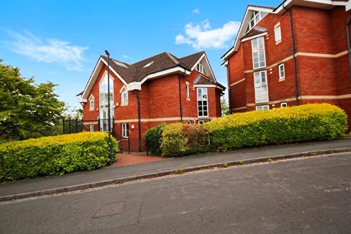 2 Bedroom Flat For Sale In Hurlingham Road, Bristol, BS7