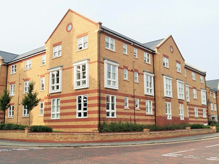 2 Bedroom Flat To Rent In Chapman Way, Haywards Heath, RH16