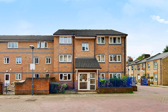 1 Bedroom Apartment To Rent In Ambassador Square, Isle Of Dogs, E14