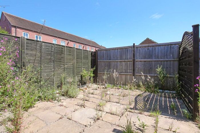 3 Bedroom End Of Terrace House For Sale In Ashmead Road, Banbury, OX16
