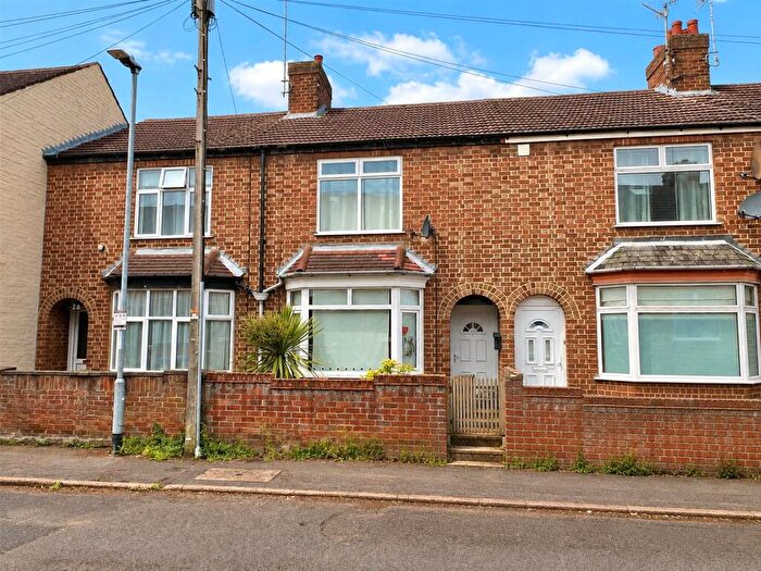 3 Bedroom Terraced House To Rent In Fuller Street, Kettering, Northamptonshire, NN16