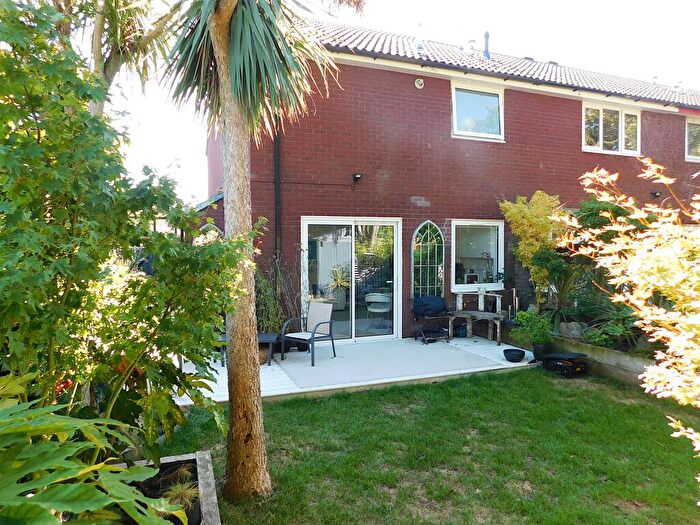 1 Bedroom End Of Terrace House For Sale In Comet Way, Christchurch, BH23